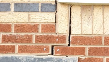 Crack In Masonry Brickwork (CJS)